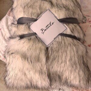 fur blanket 59 in to 79 in